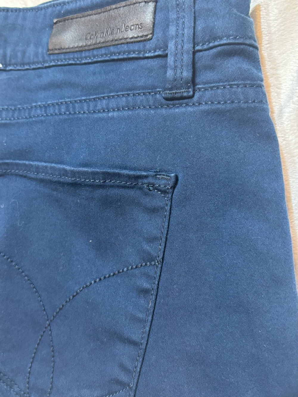 Calvin Klein Size 2  Like New Navy Blue💙Jeans Skinny Stretch